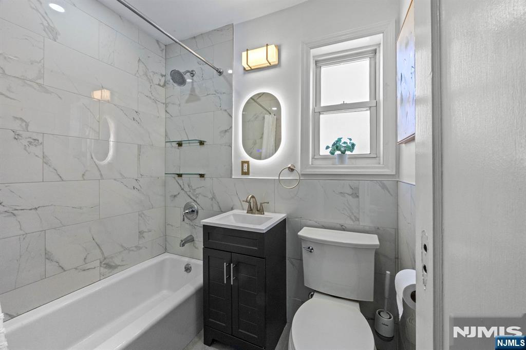 4 Parkside Lane