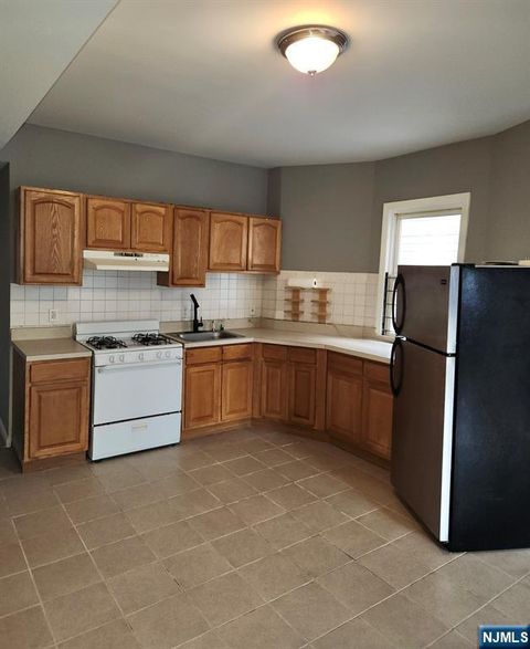 Photo of 93 Astor St #2, Newark, NJ 07114 (MLS # 25043183)