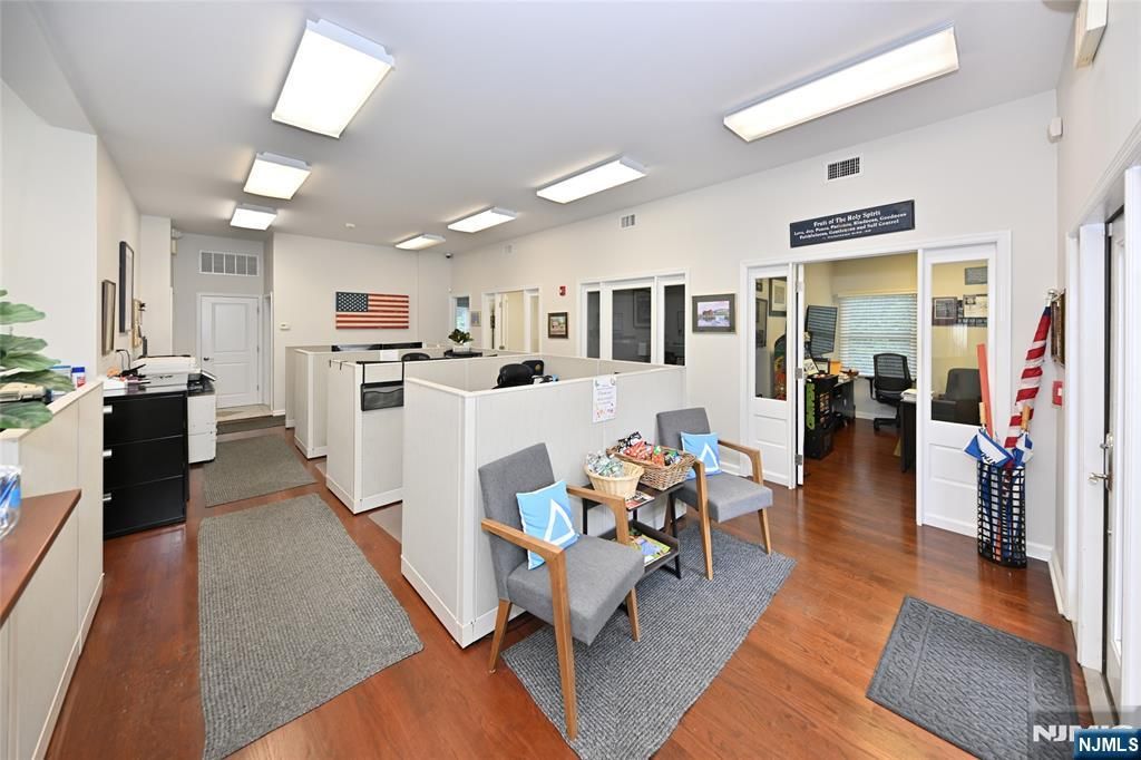 Photo of 253 Madison Avenue, Wyckoff, NJ 07481 (MLS # 26001064)