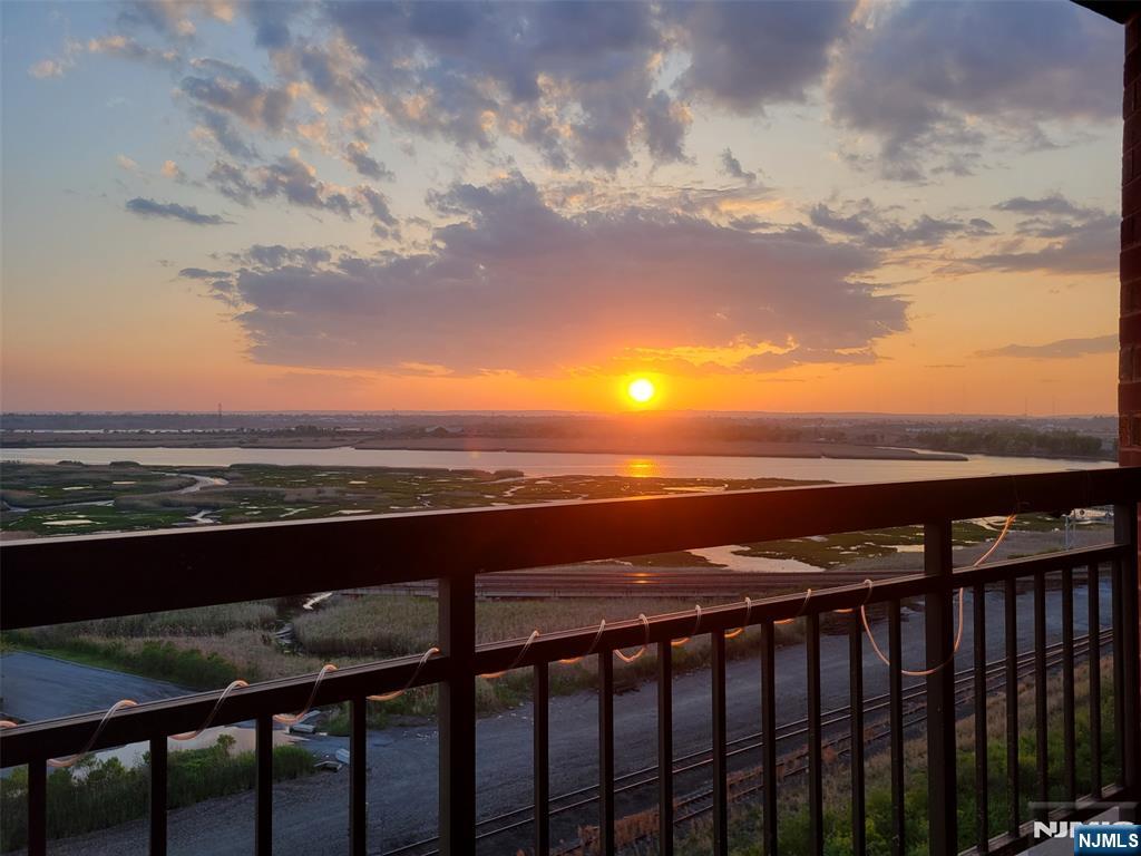 706 Harmon Cove Tower 706