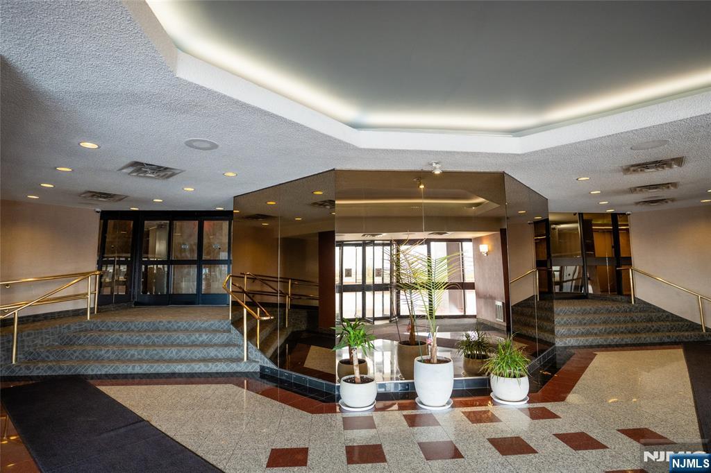 706 Harmon Cove Tower 706