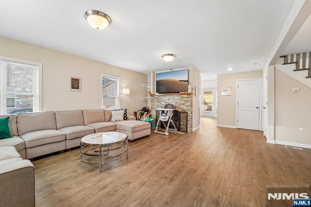 12 Shore Road