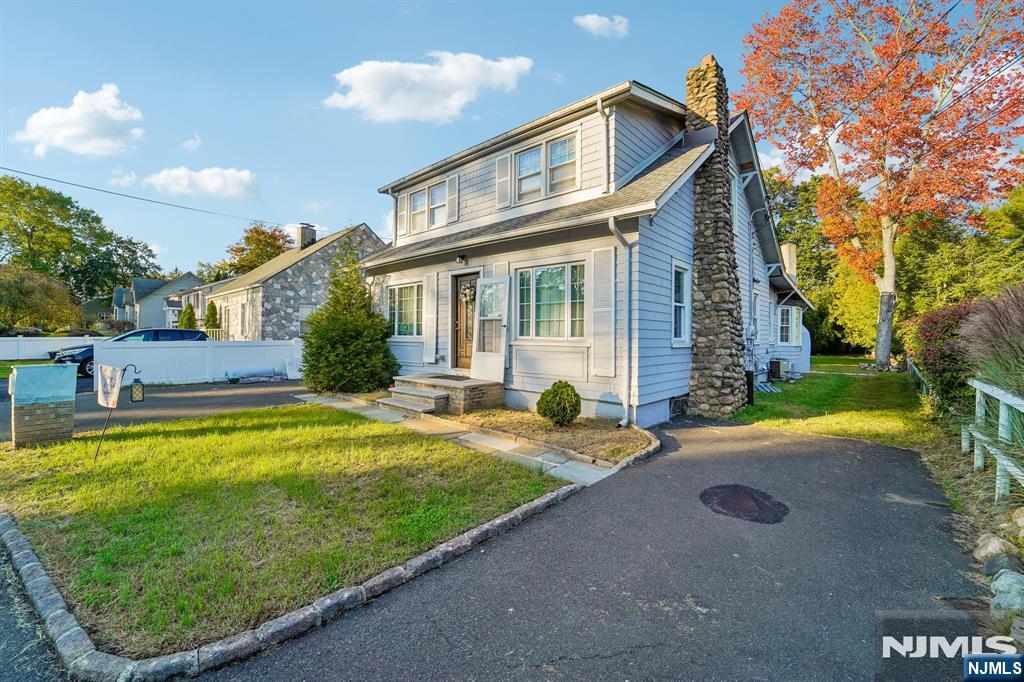 12 Shore Road