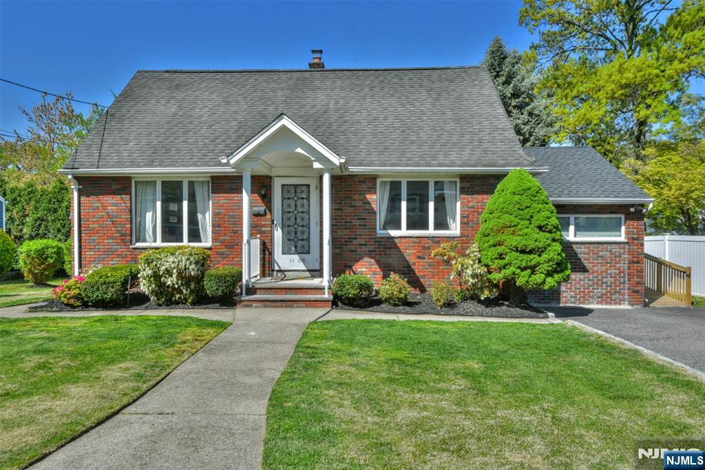 Property for Sale at 1106 Marshall Road, Fair Lawn, New Jersey - Bedrooms: 4 
Bathrooms: 3 
Rooms: 7  - $750,000