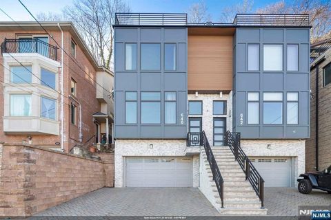 640 Undercliff Avenue Edgewater NJ 07020