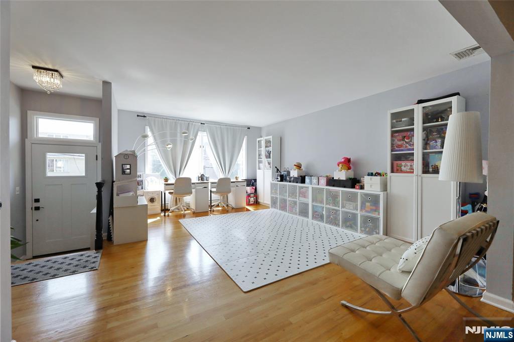 2445 6th Street