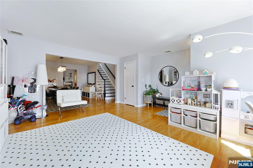 2445 6th Street