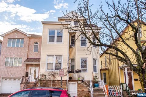 Photo of 308 Davis Avenue, Harrison, NJ 07029 (MLS # 25040835)