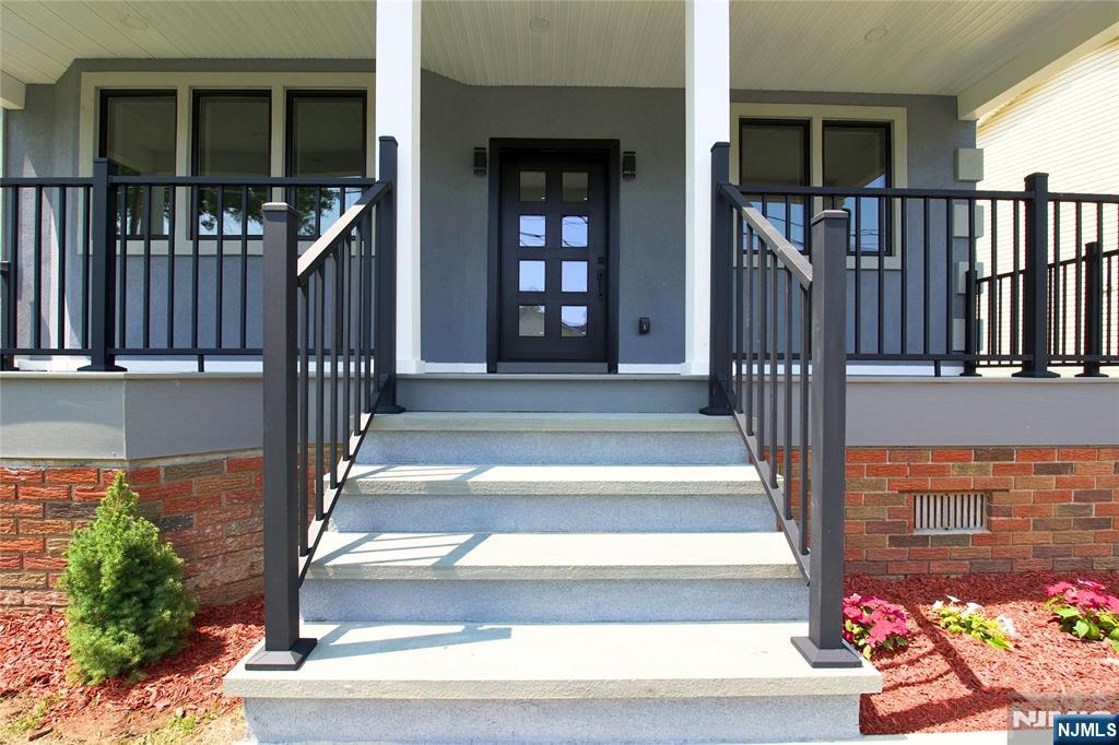 6 Henoch Avenue