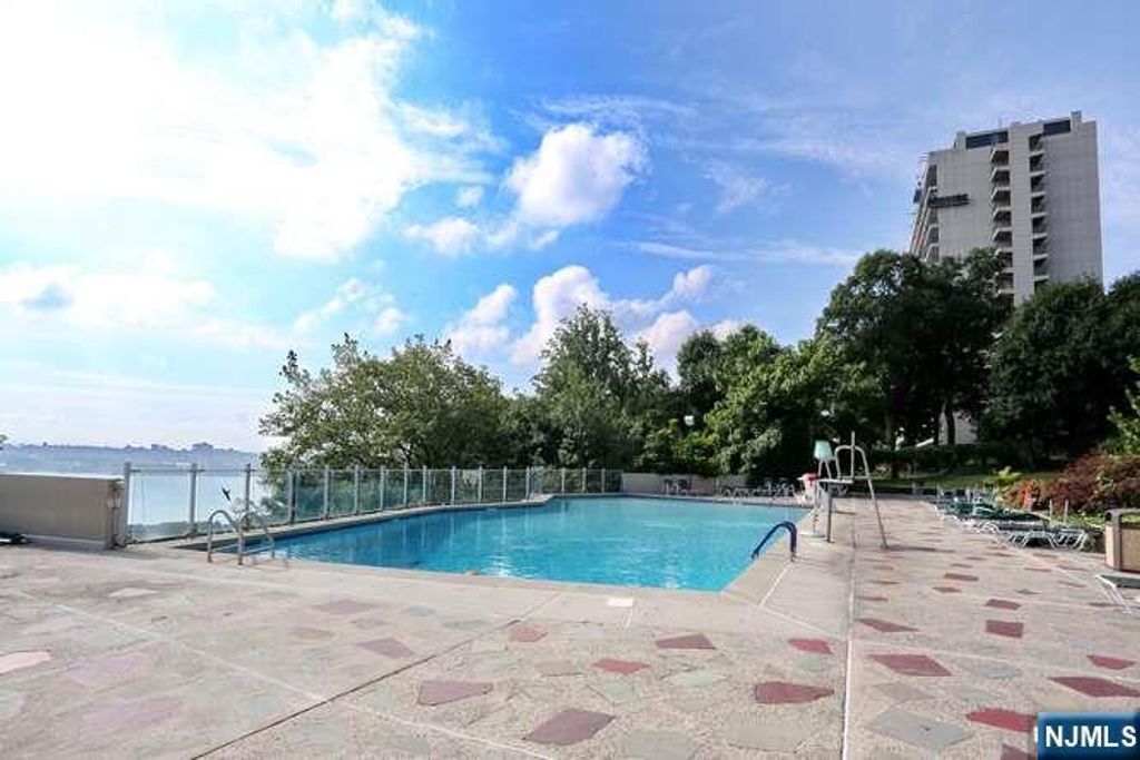 Photo of 6 Horizon Rd #2002, Fort Lee, NJ 07024 (MLS # 25022948)