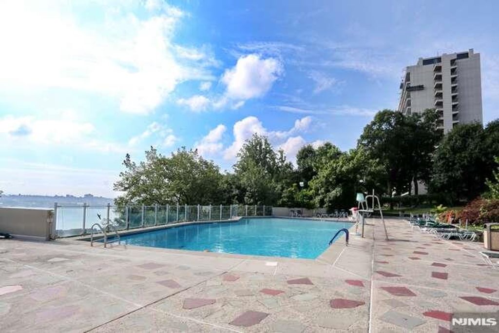 Photo of 6 Horizon Rd #2002, Fort Lee, NJ 07024 (MLS # 25022948)