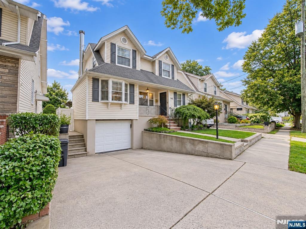 242 Summit Avenue