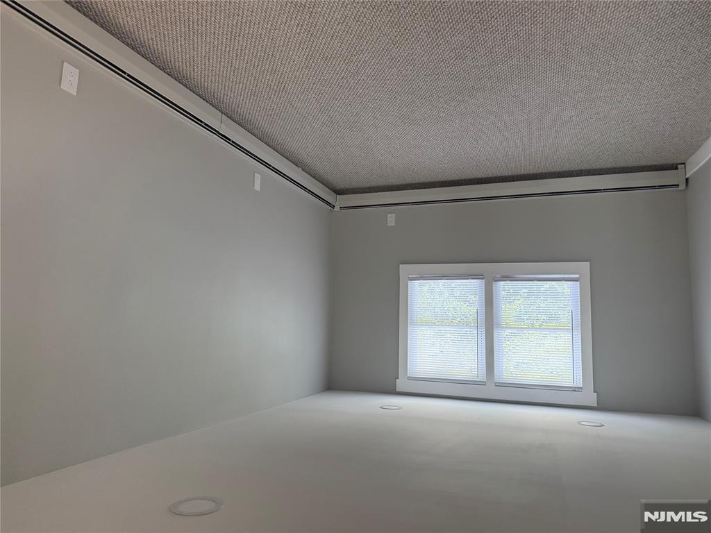 Lodi, New Jersey 07644, United States, 2 Bedrooms Bedrooms, ,1 BathroomBathrooms,Residential,Active,170934