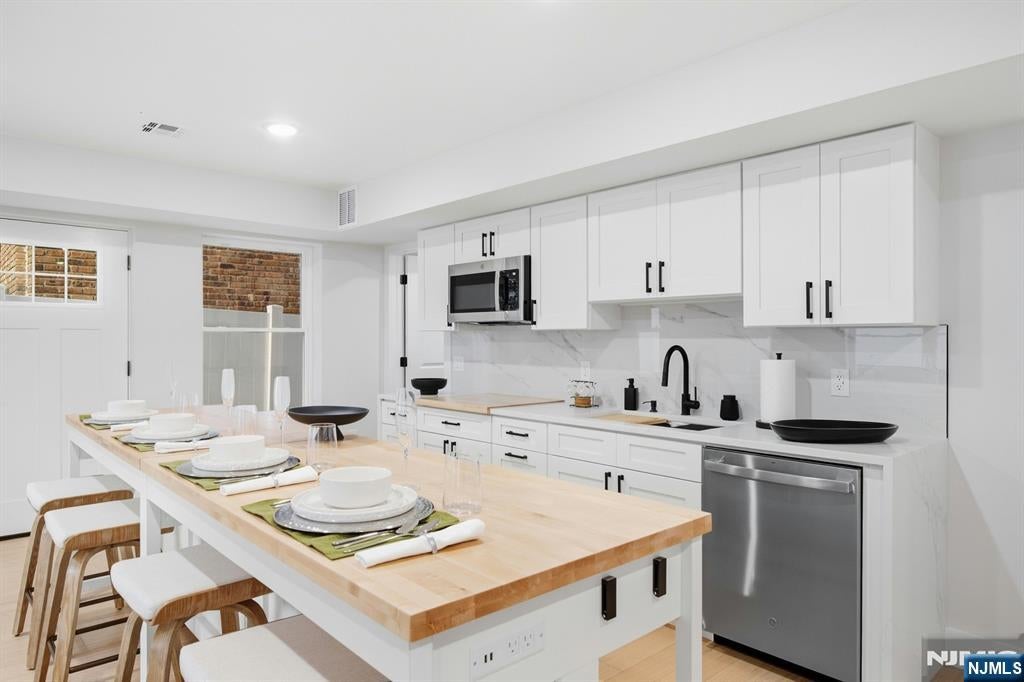 257 7th Street