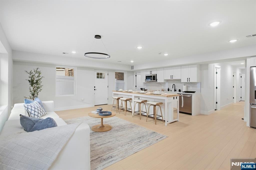 257 7th Street
