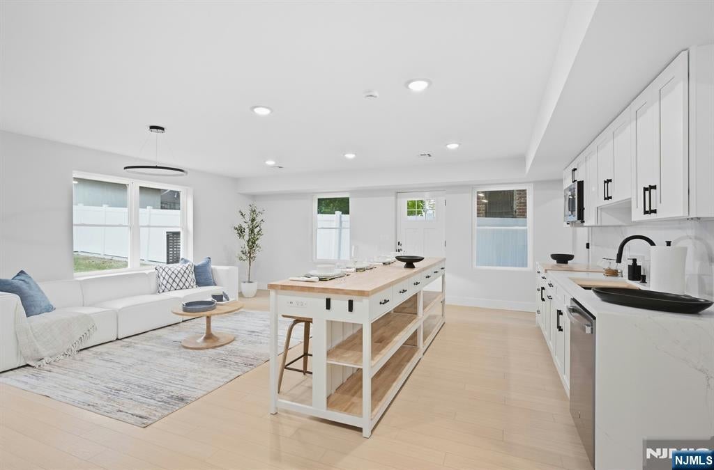 257 7th Street