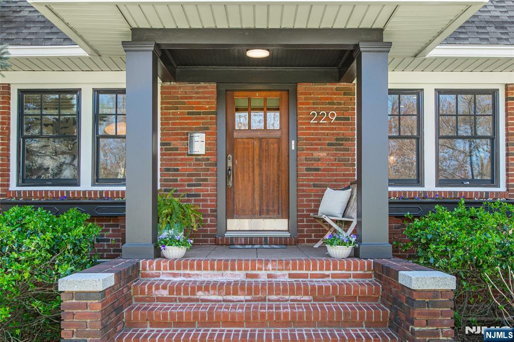 229 Watchung Avenue
