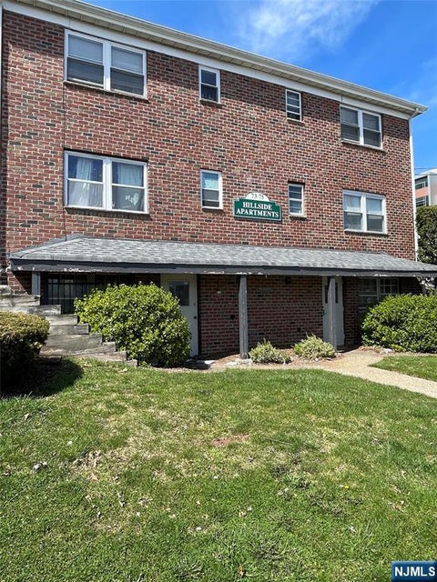 Photo of 75 1st St #12, Hackensack, NJ 07601 (MLS # 26032958)