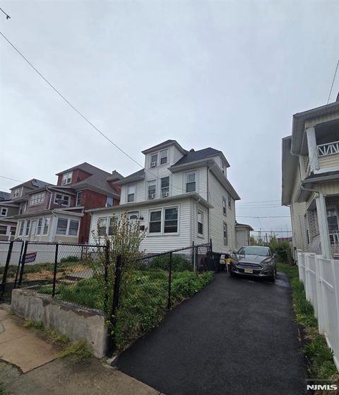 Photo of 9 White Terrace, Newark, NJ 07108 (MLS # 26019986)
