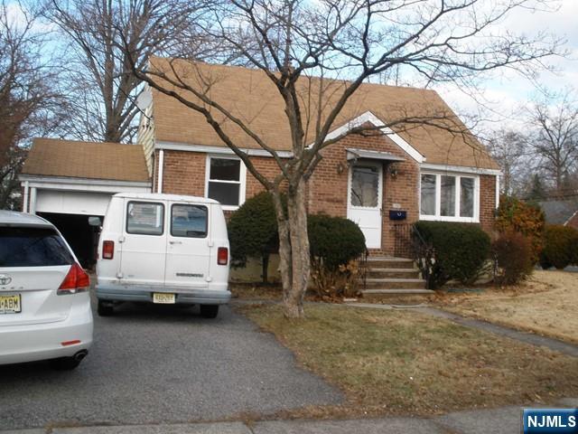 199 River Ln, New Milford, New Jersey - 3 Bedrooms  
3 Bathrooms  
6 Rooms - 