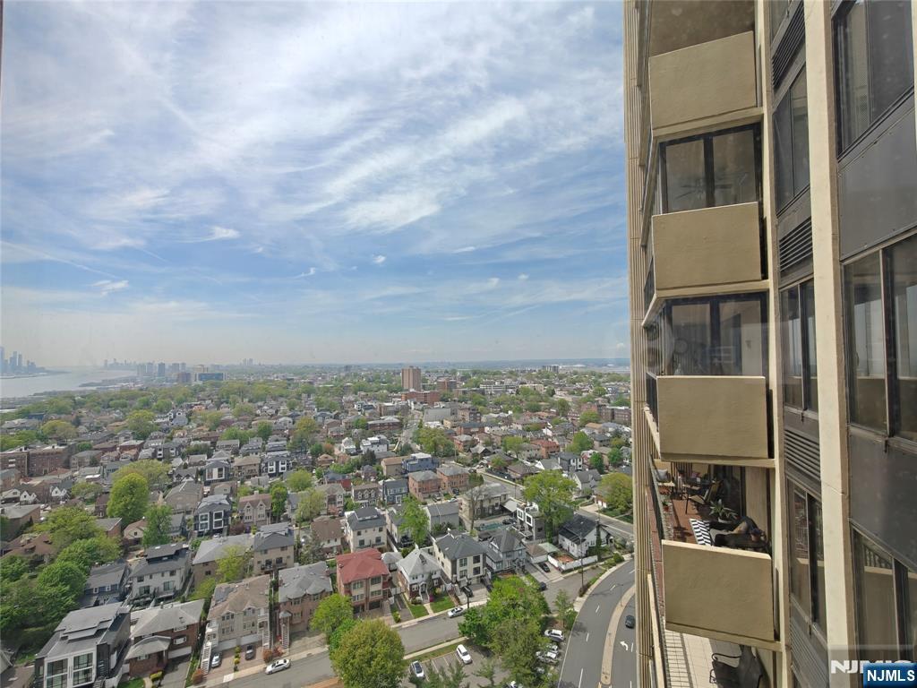 200 Winston Drive 2517