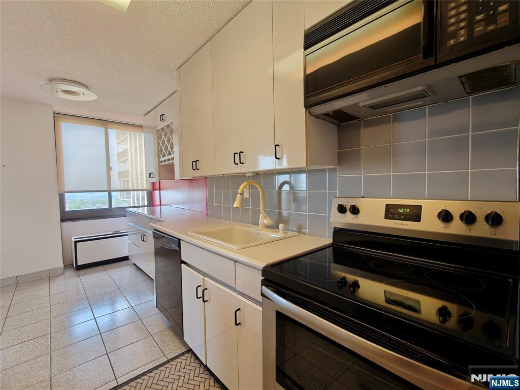 200 Winston Drive 2517