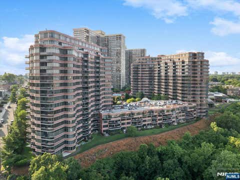 Photo of 100 Carlyle Drive #VG6, Cliffside Park, NJ 07010 (MLS # 26029261)