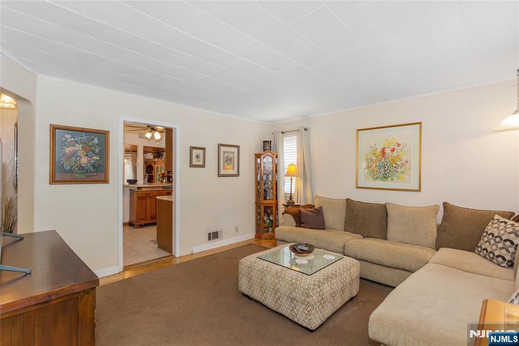 4 White Oak Drive