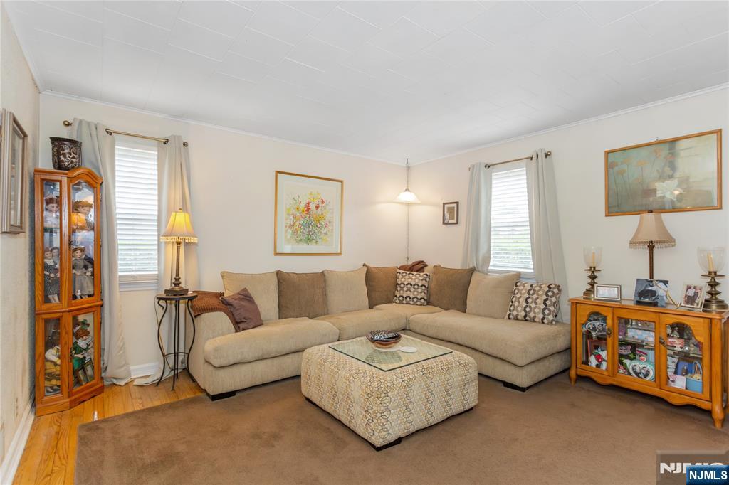 4 White Oak Drive