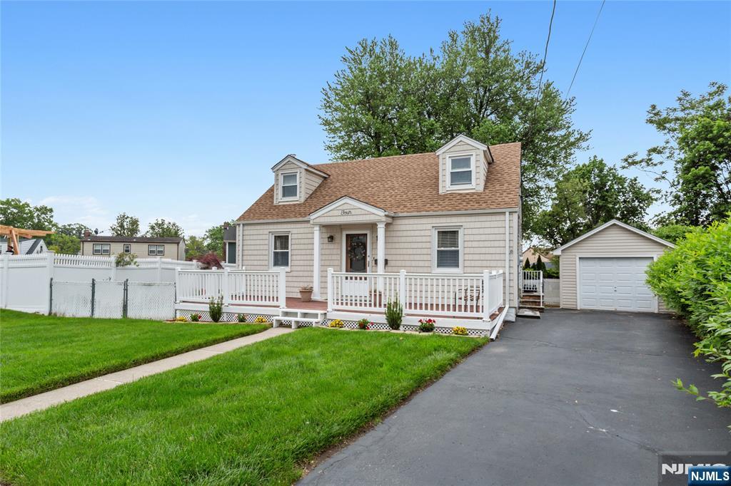 4 White Oak Drive