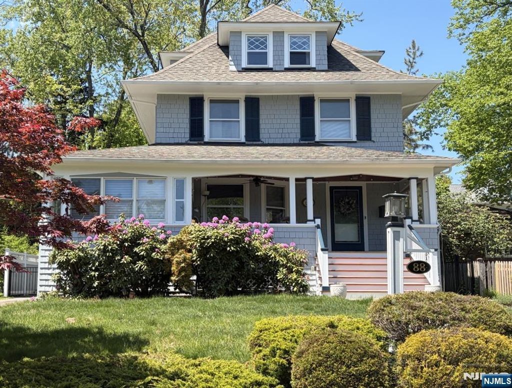 Photo of 88 Edgemont Road, Montclair, NJ 07043 (MLS # 26023015)