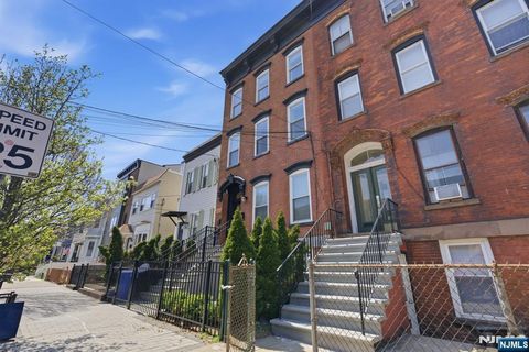 Photo of 269 Ogden Avenue #1, Jersey City, NJ 07307 (MLS # 26012326)