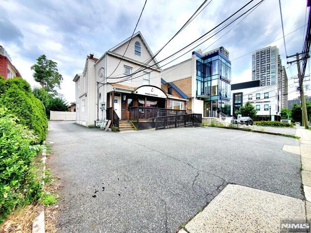 1638 Parker Avenue 2