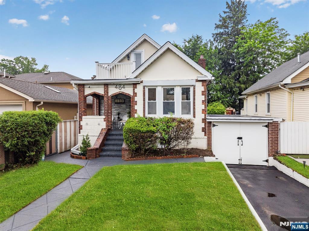 Photo of 484 Sylvan Street, Saddle Brook, NJ 07663 (MLS # 26018330)
