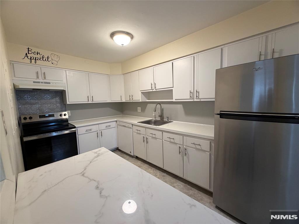 142 Maple Street 142