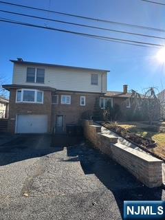 Rental Property at 33 Fournier Cres, Elmwood Park, New Jersey - Bedrooms: 3 
Bathrooms: 2 
Rooms: 8  - $4,600 MO.