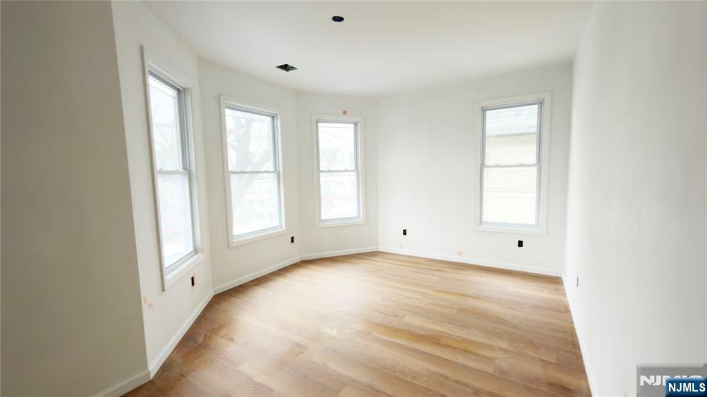 346-348 Woodside Avenue