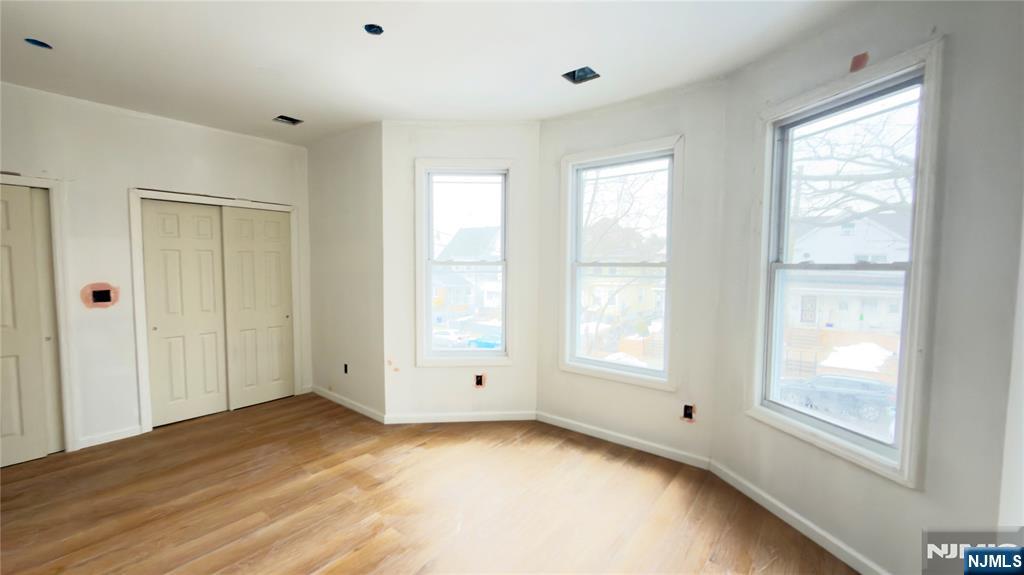 346-348 Woodside Avenue