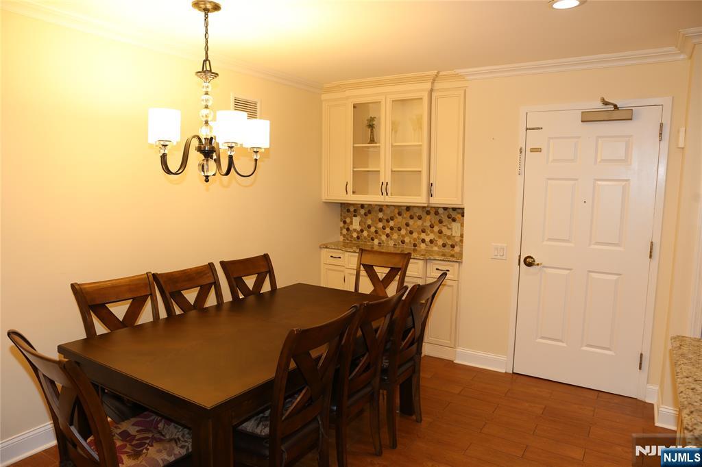 189 Forest Avenue 303