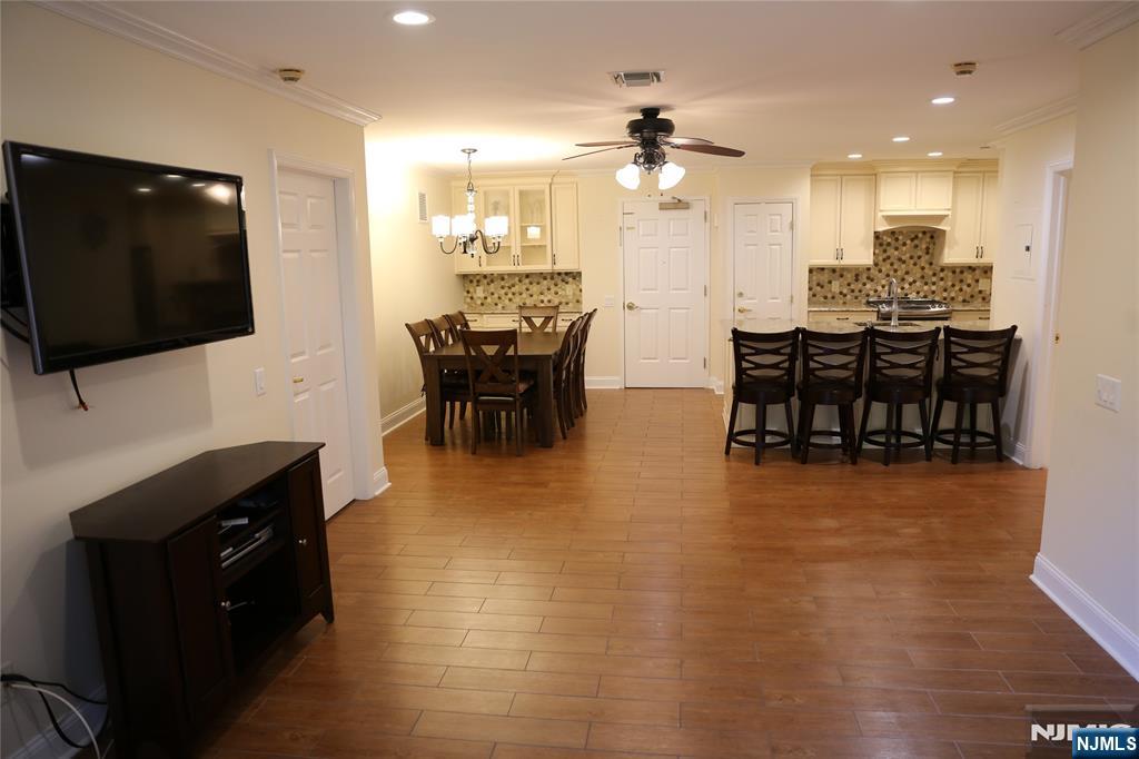 189 Forest Avenue 303