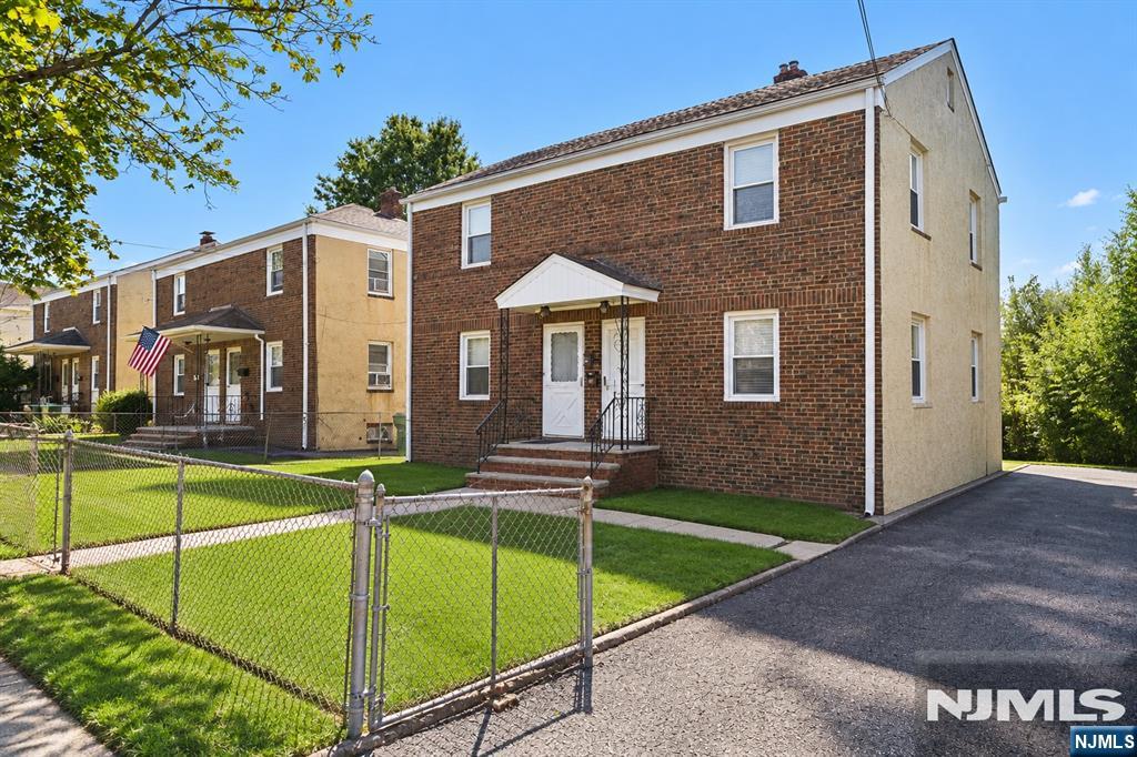 423 Spruce Street