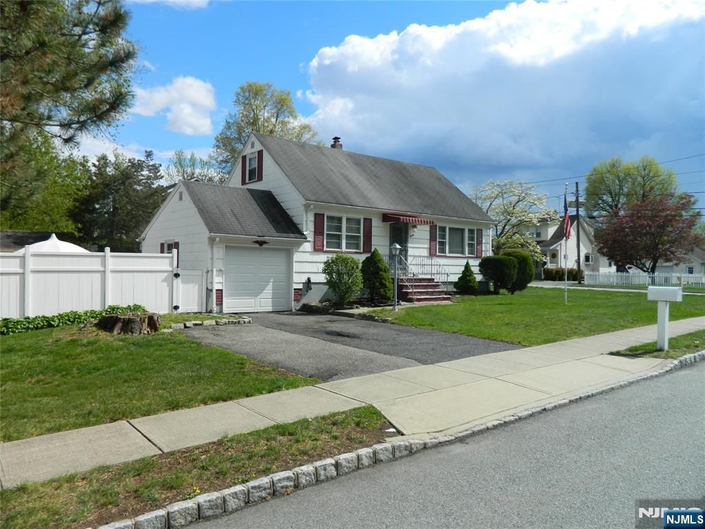 Photo of 20 Saint Charles Avenue, Caldwell, NJ 07006 (MLS # 26013673)