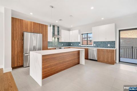 107 Sunset Place Unit B, Palisades Park, NJ 07650 - MLS#: 25009453