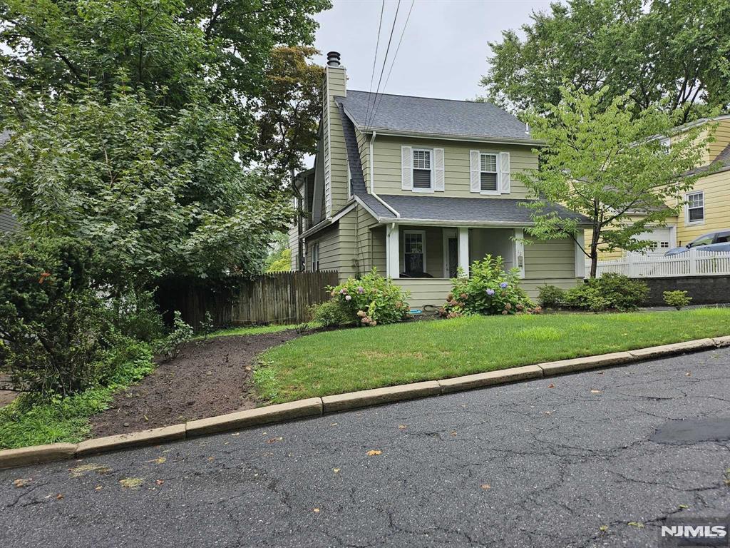 Rental Property at 12 Smith Ter, Cresskill, New Jersey - Bedrooms: 3 
Bathrooms: 2 
Rooms: 8  - $5,100 MO.