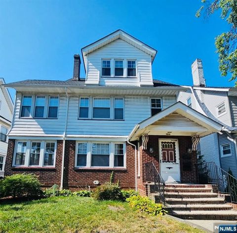 Photo of 138140 Goldsmith Avenue, Newark, NJ 07112 (MLS # 25032305)