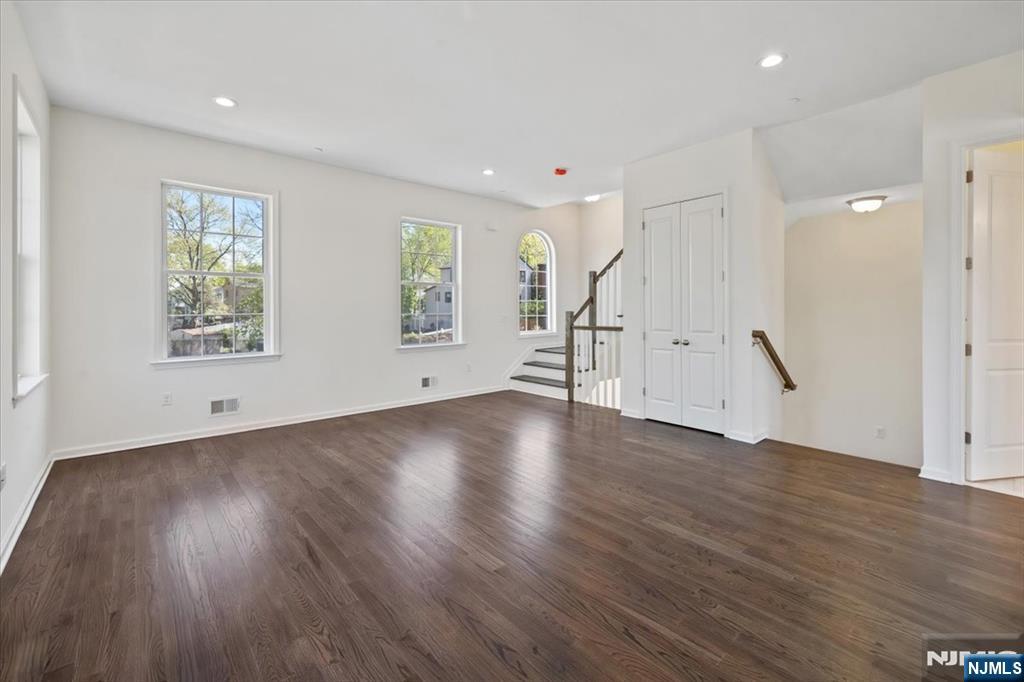 76 Parkside Lane