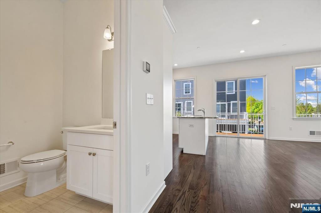 76 Parkside Lane