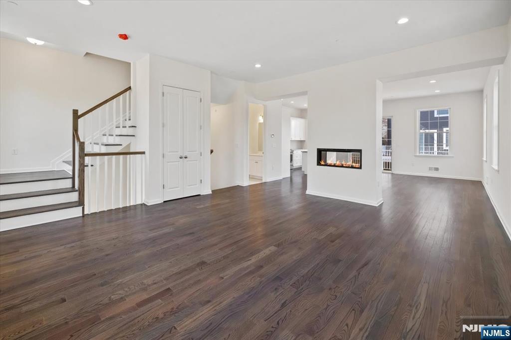76 Parkside Lane
