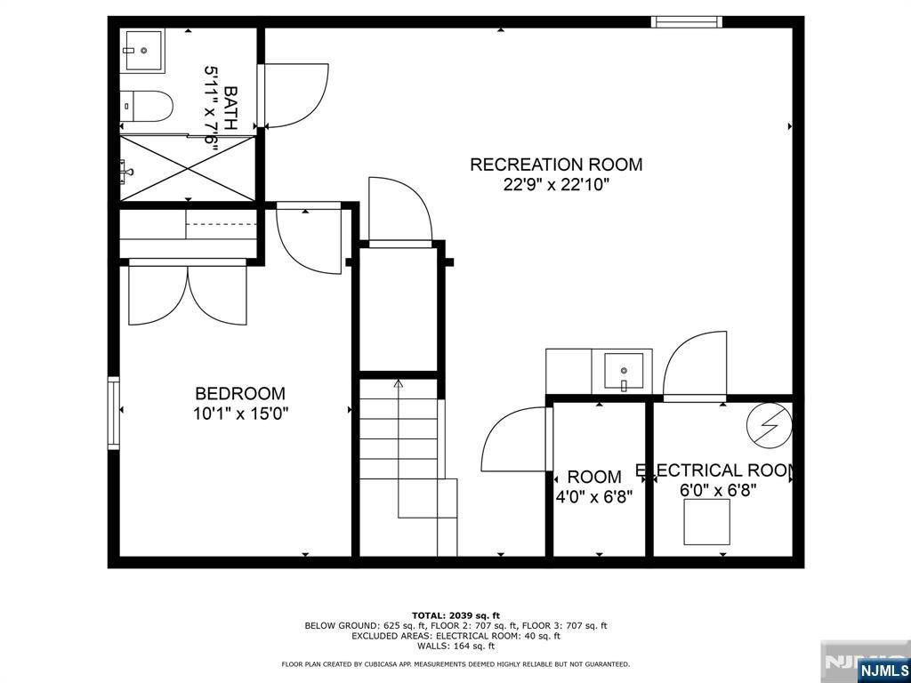 Main image without alt text