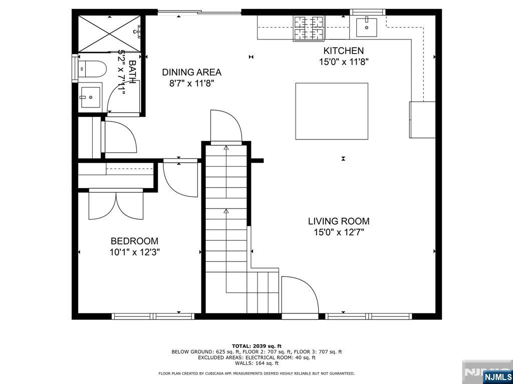 Main image without alt text